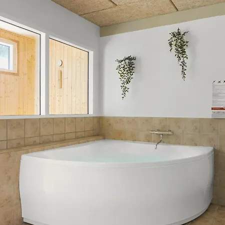 Дом отдыха Lovely In With Sauna